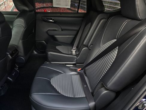 Certified 2026 Toyota Highlander XSE AWD/4WD image 11