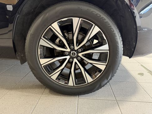 Used 2023 Volvo XC60 B5 Core w/ Climate Package AWD/4WD image 7