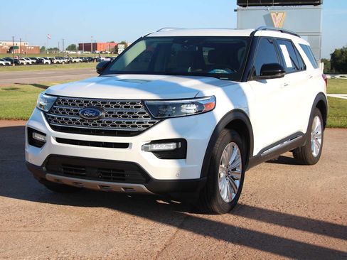 Used 2023 Ford Explorer Limited w/ Limited Technology Package AWD/4WD image 4
