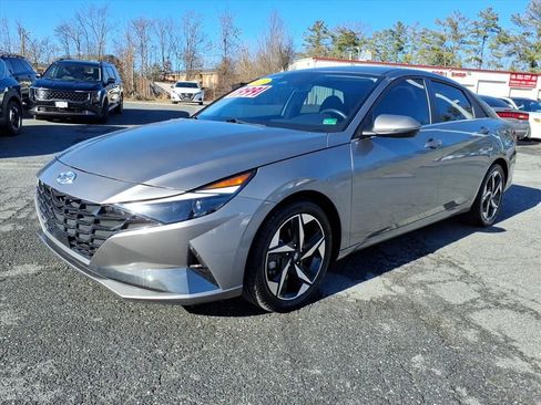 Used 2023 Hyundai Elantra Limited image 8