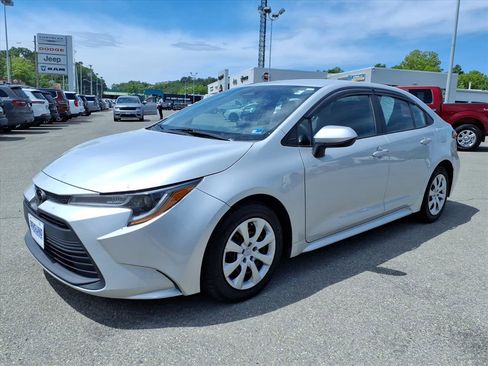 Used 2023 Toyota Corolla LE FWD image 8