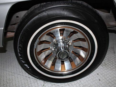 Used 1986 Jeep Grand Wagoneer image 91