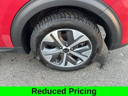 Used 2021 Kia Niro EX Premium w/ Cold Weather Package image 49