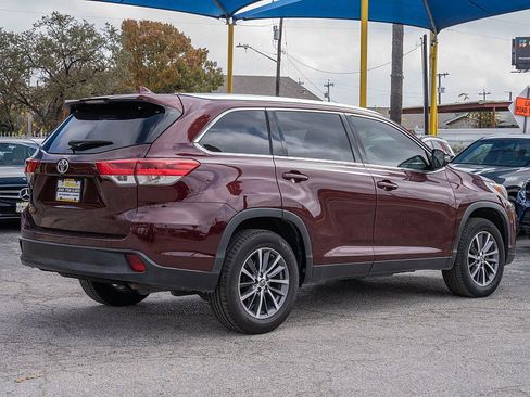 Used 2019 Toyota Highlander XLE image 5