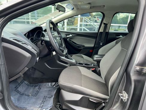 Used 2013 Ford Focus SE FWD image 11