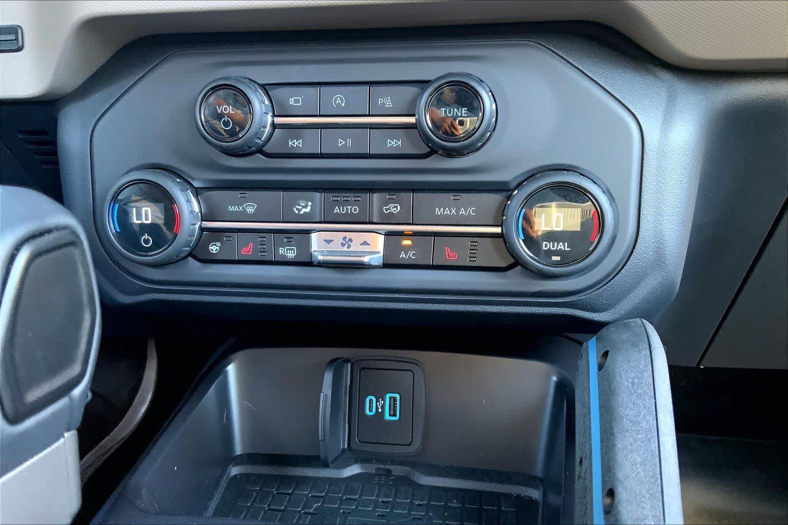 Used 2024 Ford Bronco Wildtrak AWD/4WD image 34