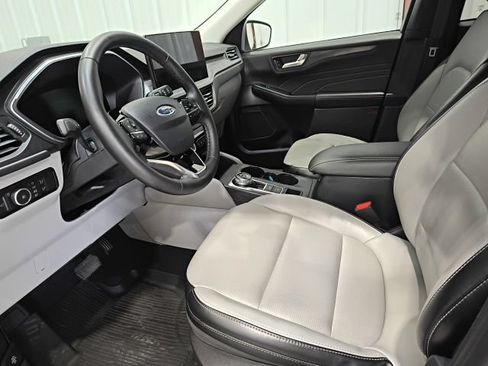 Used 2023 Ford Escape Platinum AWD/4WD image 14