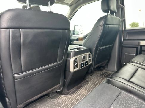 Used 2019 Ford F150 Lariat w/ Equipment Group 502A Luxury AWD/4WD image 19