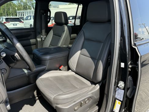 Used 2023 Chevrolet Suburban Z71 w/ Z71 Off-Road Package AWD/4WD image 16