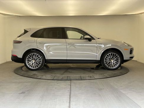 Certified 2023 Porsche Cayenne Platinum Edition AWD/4WD image 8