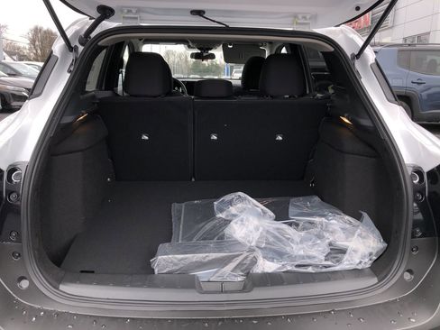 New 2026 Nissan Kicks SV w/ SV Premium Package image 17