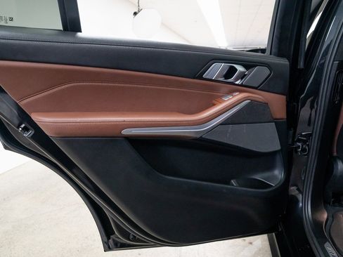 Used 2025 BMW X7 M60i image 20