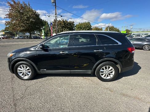 Used 2016 Kia Sorento LX image 7