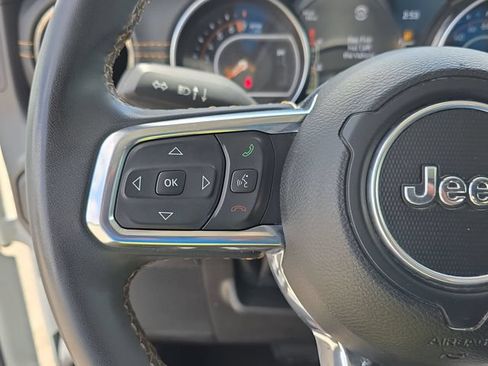 Used 2023 Jeep Gladiator Overland AWD/4WD image 16