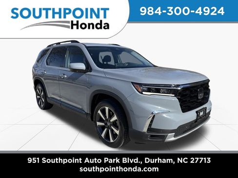 Used 2023 Honda Pilot Touring image 1