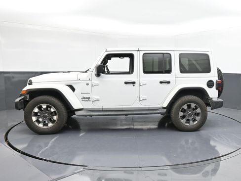 Used 2019 Jeep Wrangler Unlimited Sahara image 5
