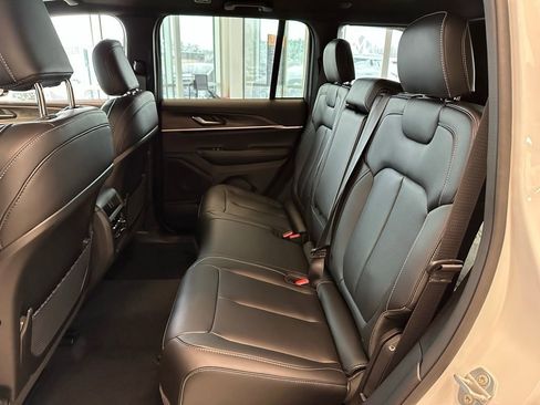 New 2025 Jeep Grand Cherokee L Limited w/ Luxury Tech Group II image 10