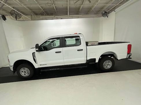 Used 2024 Ford F250 XL w/ FX4 Off-Road Package AWD/4WD image 2