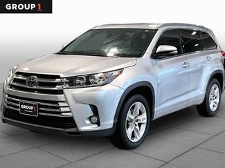 Used 2018 Toyota Highlander Limited FWD video 1