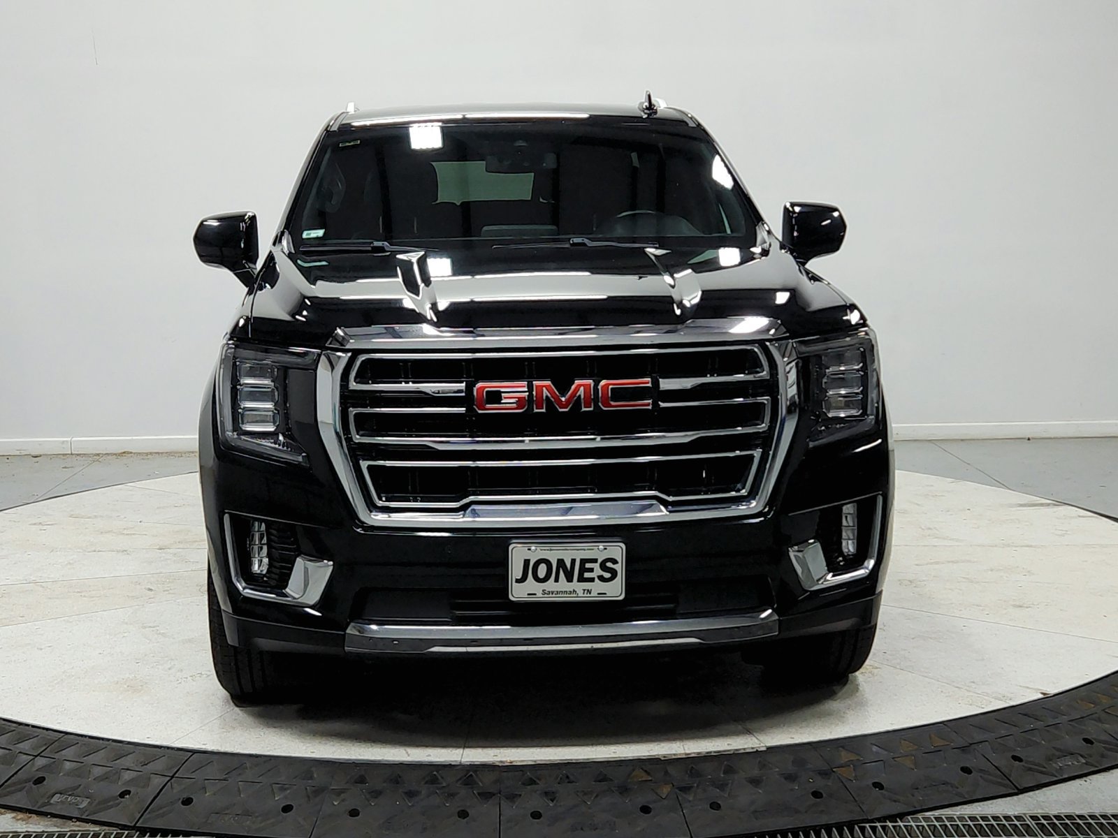 Used 2023 GMC Yukon SLT RWD image 3