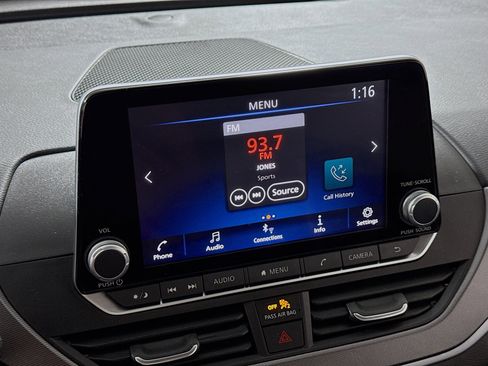 Used 2025 Nissan Altima 2.5 SR image 17