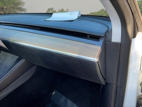 Used 2021 Tesla Model Y Performance image 25