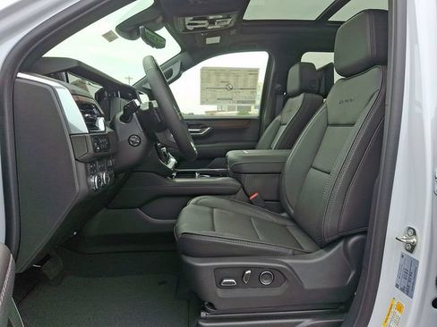 New 2026 GMC Yukon XL Denali w/ Denali Reserve Package AWD/4WD image 10