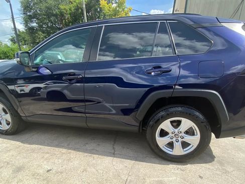 Used 2019 Toyota RAV4 XLE w/ Carpet Mat Package AWD/4WD image 4