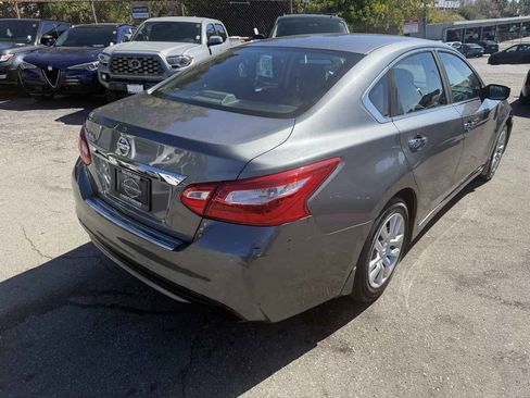 Used 2016 Nissan Altima 2.5 S w/ Power Driver Seat Package image 4