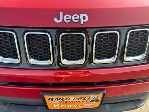 Used 2017 Jeep Compass Latitude w/ Popular Equipment Group AWD/4WD image 32