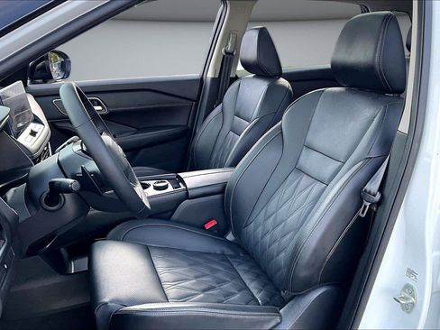 Used 2025 Nissan Rogue Platinum AWD/4WD image 22