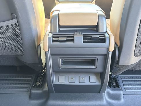 Used 2025 Land Rover Defender 110 S image 19