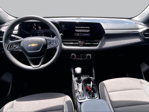 Used 2025 Chevrolet TrailBlazer LT AWD/4WD image 15