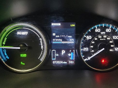 Used 2018 Mitsubishi Outlander GT AWD/4WD image 23