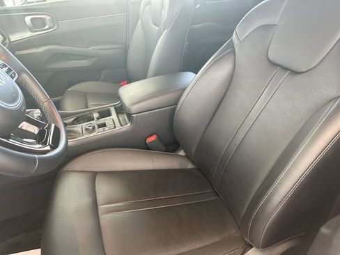 Certified 2025 Kia Sorento S FWD image 15