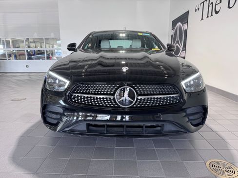 Used 2023 Mercedes-Benz E 350 4MATIC Sedan image 2
