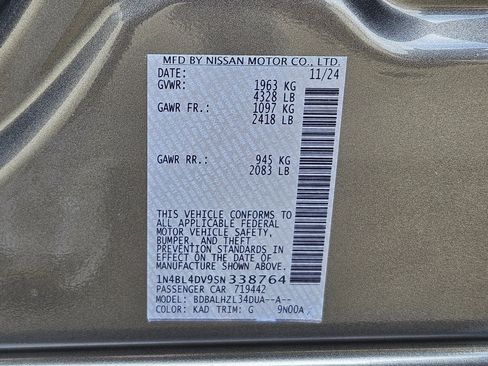 Used 2025 Nissan Altima 2.5 SV FWD image 32