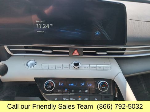 Used 2024 Hyundai Elantra Limited FWD image 19