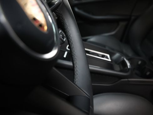 Certified 2026 Porsche Macan AWD/4WD image 33