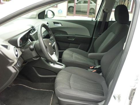 Used 2020 Chevrolet Sonic LT FWD image 7