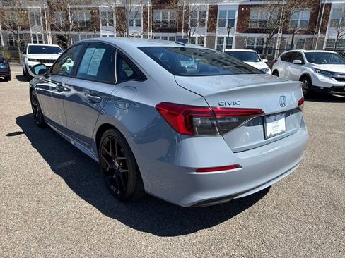 Used 2023 Honda Civic Sport image 15
