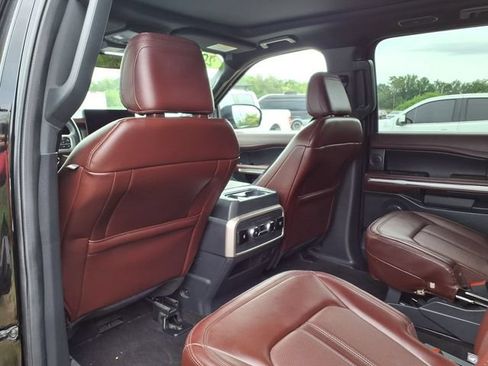 Used 2023 Ford Expedition Limited AWD/4WD image 14