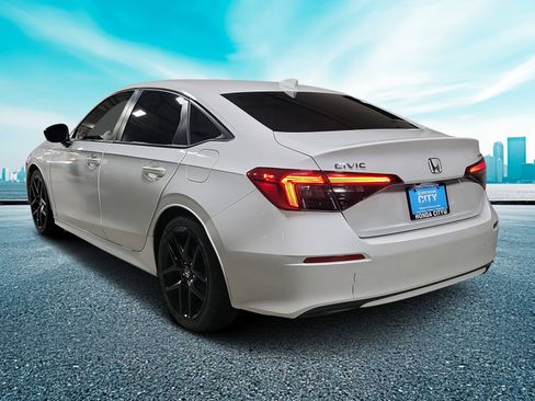 Used 2022 Honda Civic Sport image 4