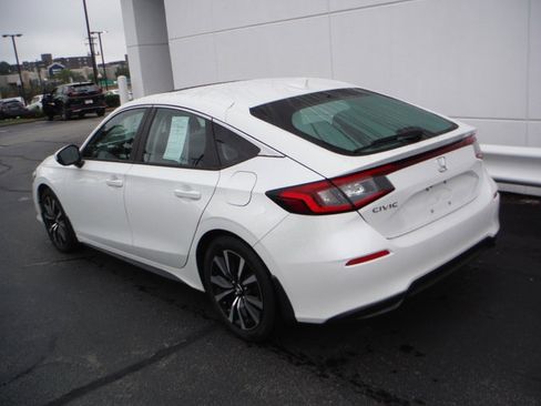 Used 2024 Honda Civic EX-L image 9