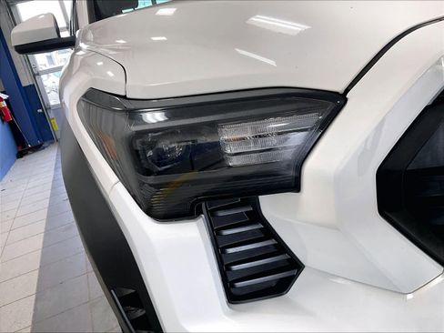 Used 2024 Toyota Tacoma TRD Off-Road image 33