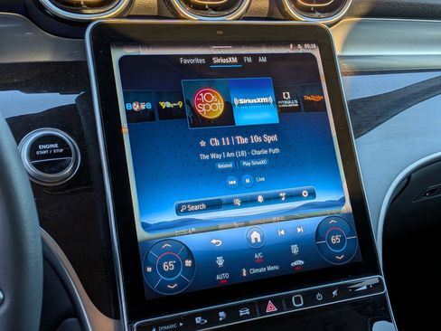 Used 2025 Mercedes-Benz GLC 350e 4MATIC image 20