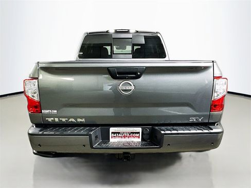 Used 2024 Nissan Titan SV w/ SV Convenience Package image 30
