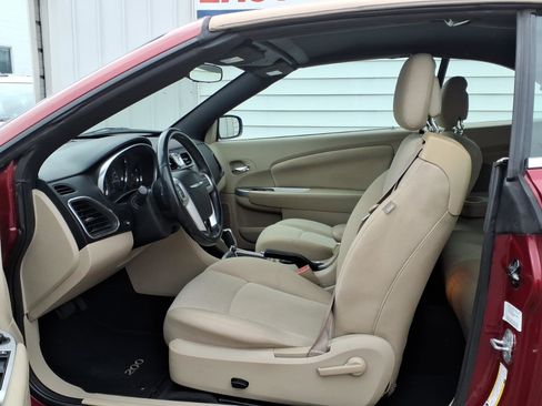Used 2012 Chrysler 200 Touring FWD image 5