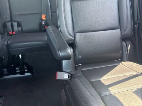 Used 2021 GMC Yukon Denali w/ Denali Ultimate Package AWD/4WD image 24