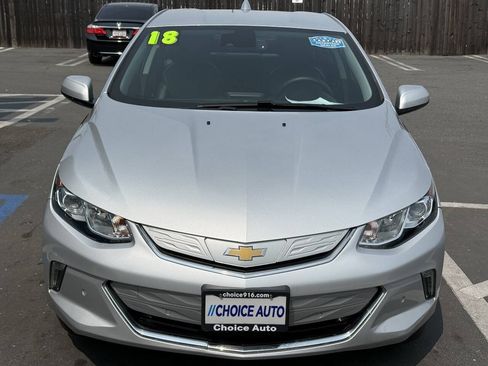 Used 2018 Chevrolet Volt Premier w/ Driver Confidence Package FWD image 2